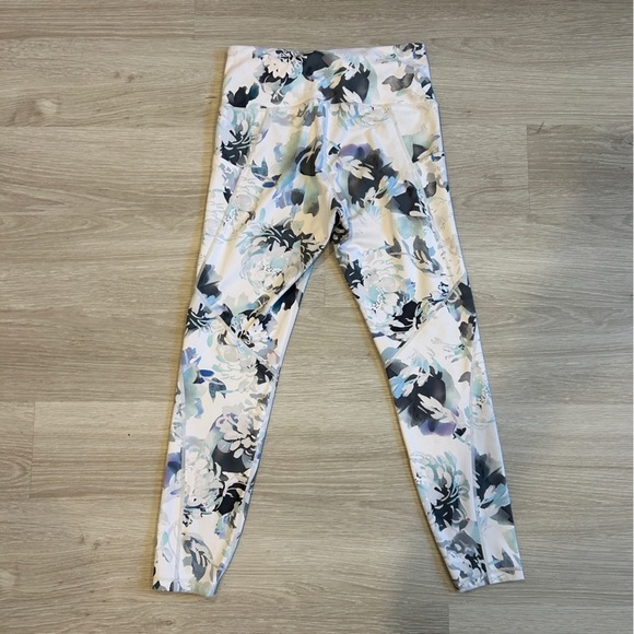 Athleta Women’s Stash Pocket Salutation Peony 7/8 Tight - Small - Picture 5 of 8